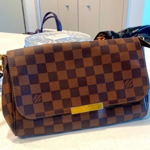Louis Vuitton logo bag